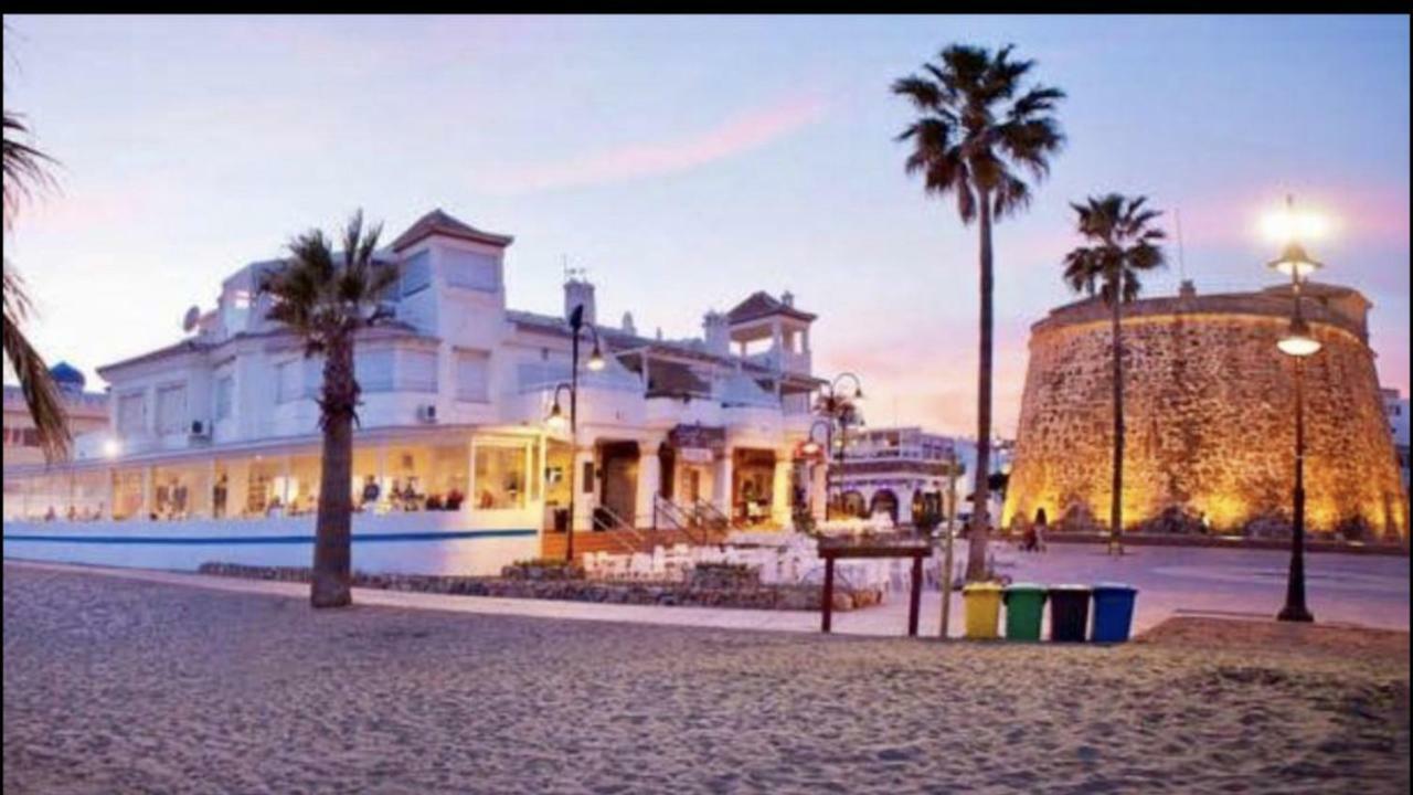 Mi Capricho C16 Beachfront Apartment Sitio de Calahonda Luaran gambar